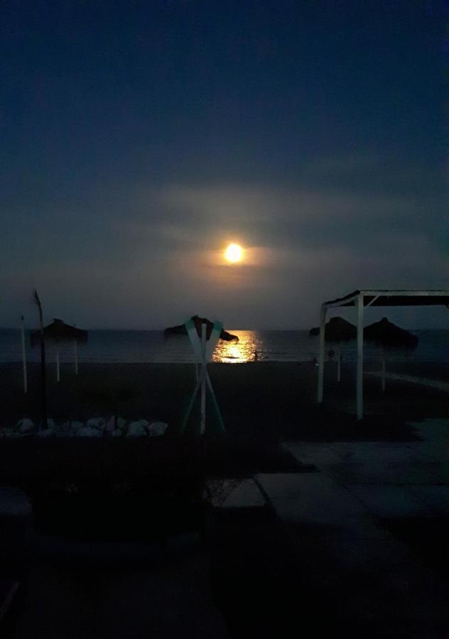 Lido Beachfront トレモリノス エクステリア 写真